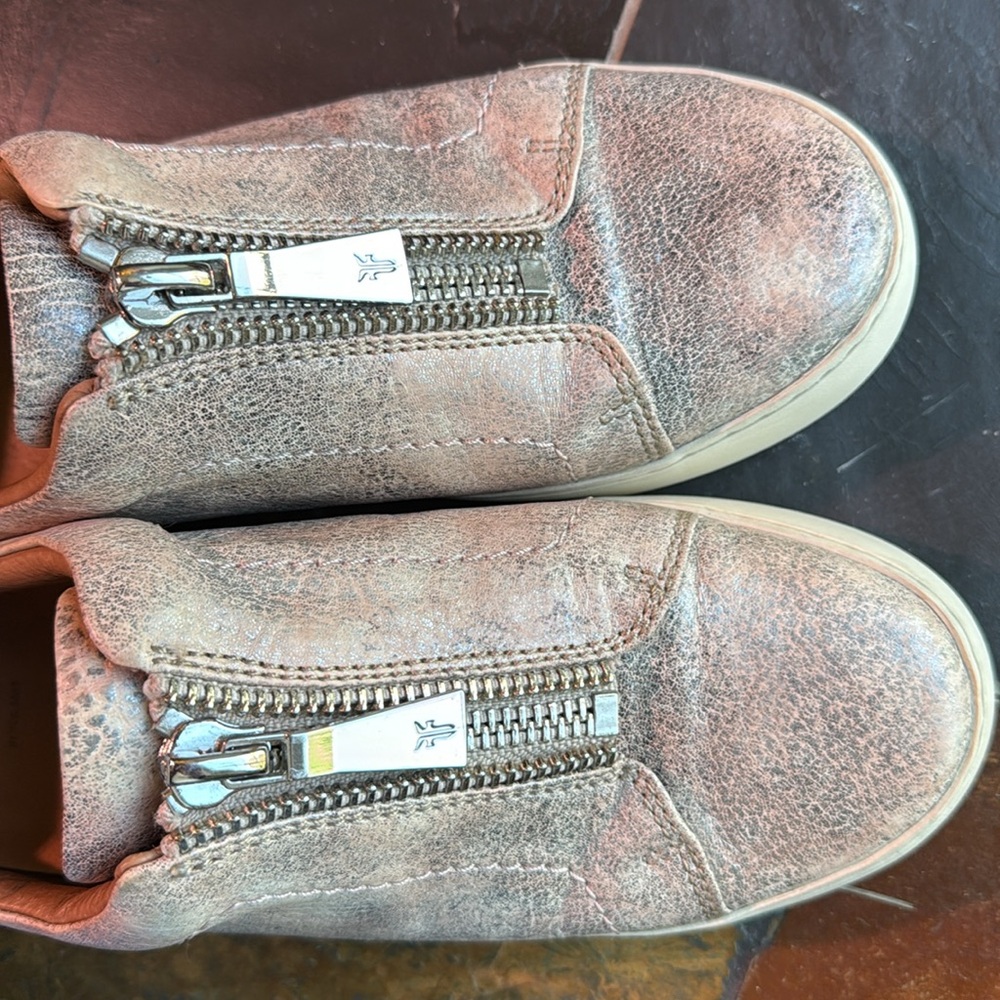Frye Lena Metallic‎ Leather Zip Sneakers size 8 - Picture 8 of 12